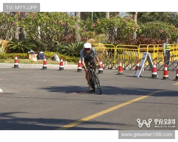 成都滑板队耐力表现分析及训练方法探讨与提升策略研究